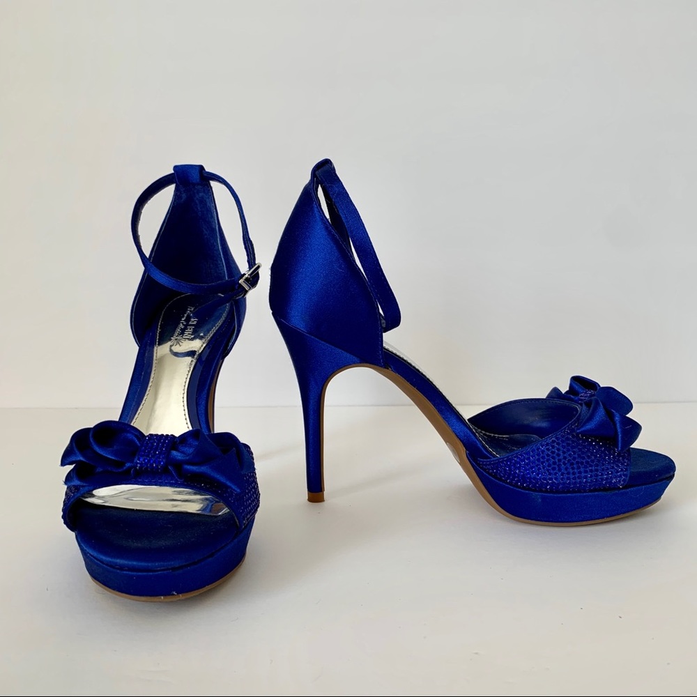 Gianni Bini Platinum Collection Valentina Heels